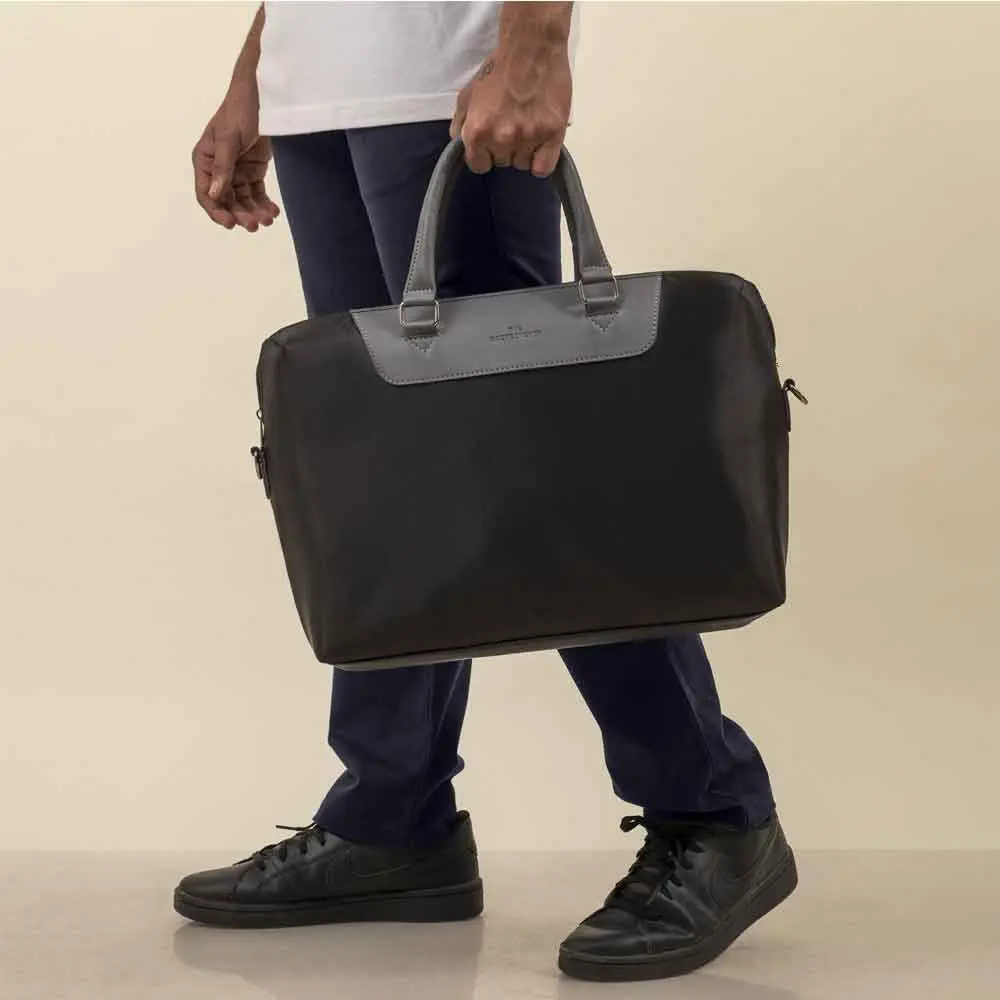 Travel Hand Bag Travel Hand Bag - Image 1