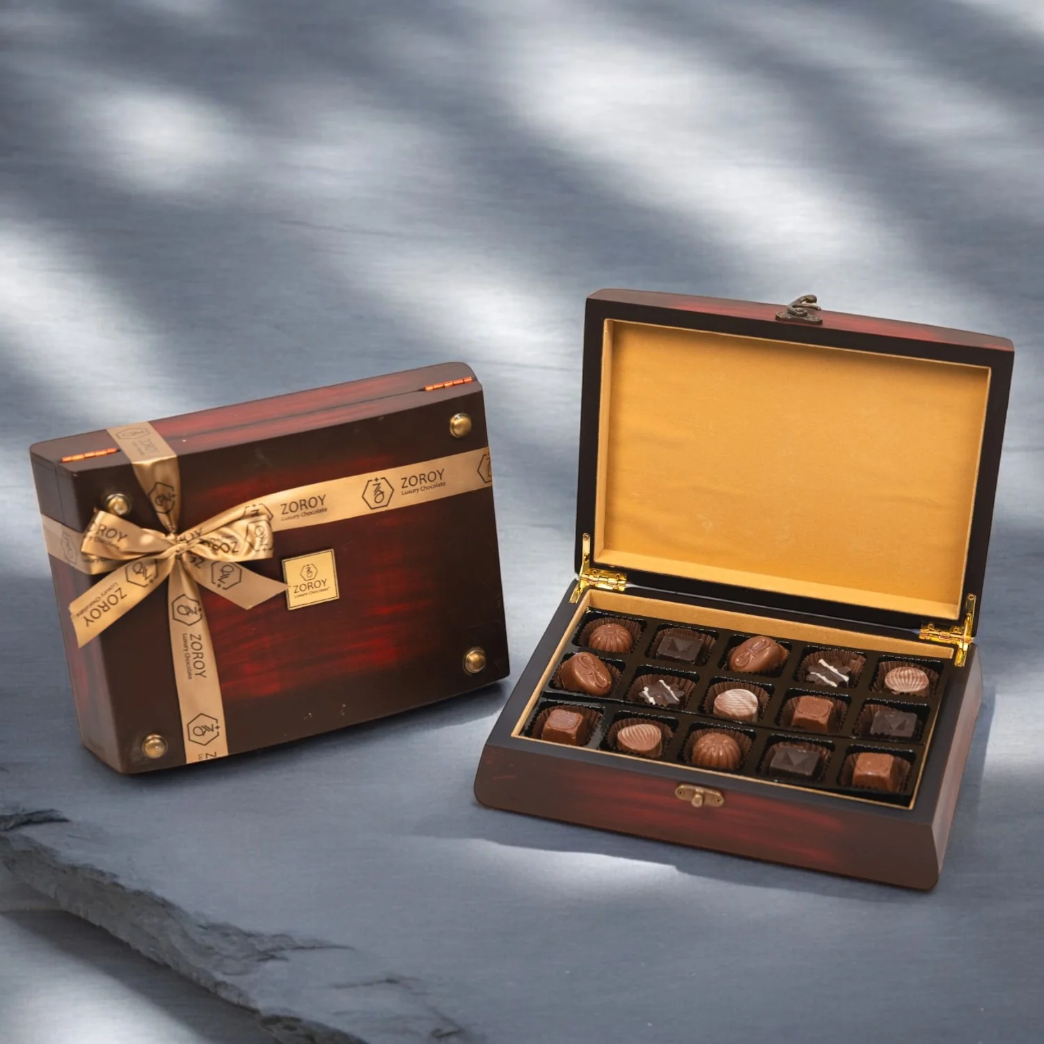 2b0352c6dd16545213ce869e818cdb6a.webp ZOROY - ZOROY BOLT WOODEN BOX Signature - MRP 2899 - Image 1
