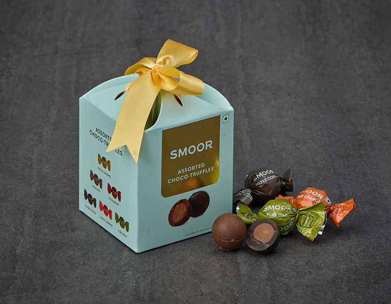 64fff301a14eaf229e47450f40022a5e.webp Smoor Chocolates - ASSORTED CHOCO TRUFFLES Pack of 16 - MRP 599 - Image 1