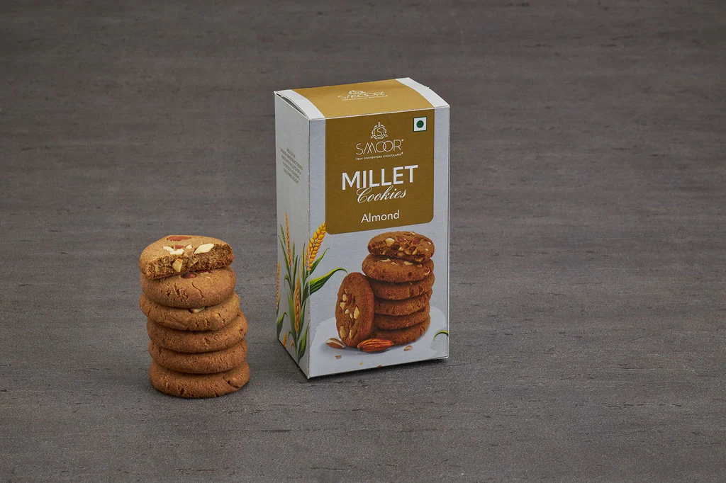 79a19983d06d6c4eb1f1e38acf1537dc.webp Smoor Chocolates - COOKIES - MILLET COOKIES Almond MRP 175 - Image 1